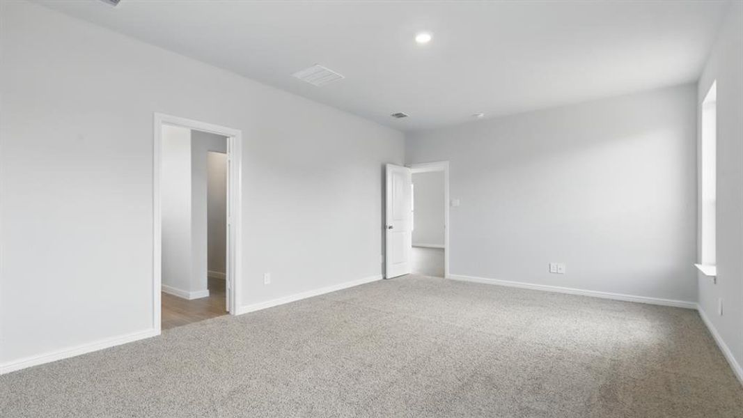 Spacious, unfurnished interior of a new home in Springhill South, Boyd (Image 25).