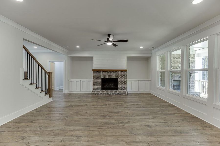 Spacious, unfurnished interior of a new home in , Bishop (Image 36).