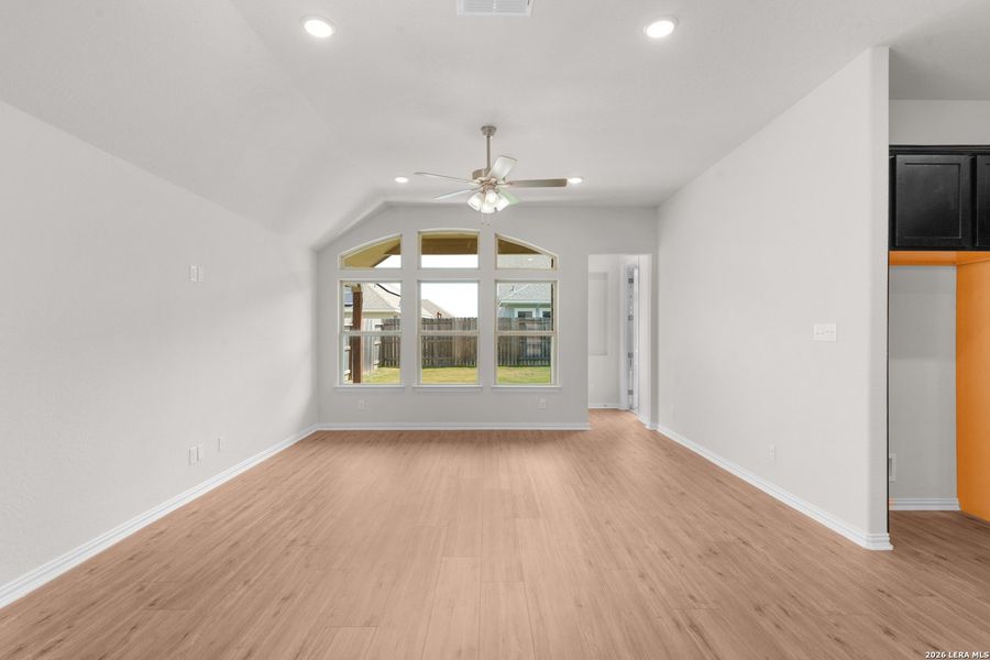 Spacious, unfurnished interior of a new home in Meyer Ranch – Premier, New Braunfels (Image 18).