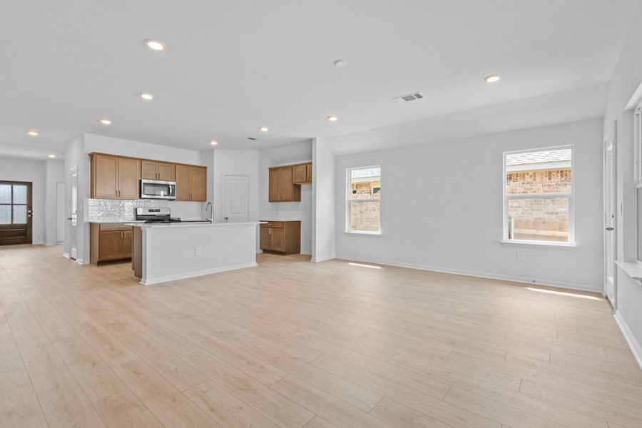 Spacious, unfurnished interior of a new home in Bar W Ranch, Leander (Image 12). Spacious, unfurnished interior of a new home in Bar W Ranch, Leander (Image 12).