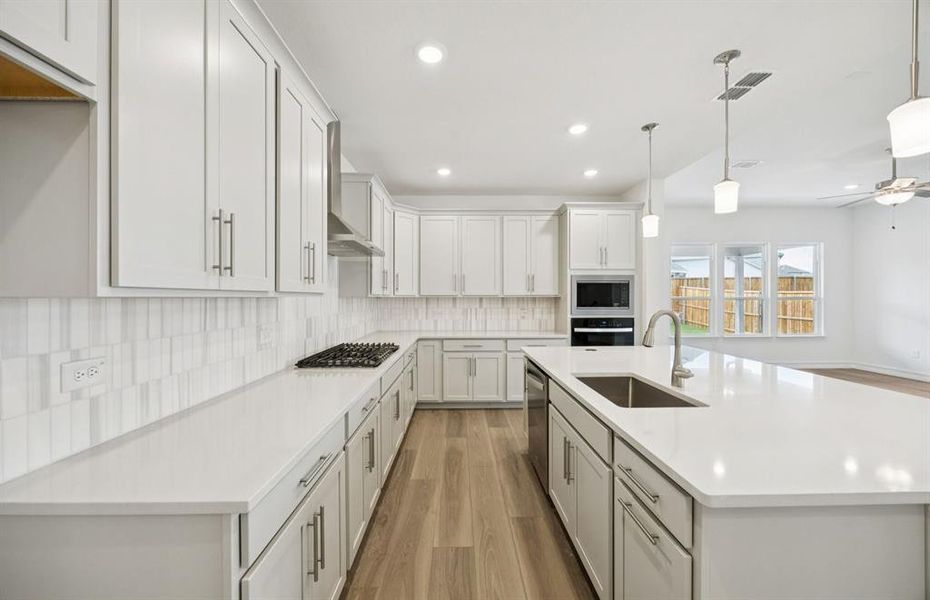 Abundant cabinet space Abundant cabinet space