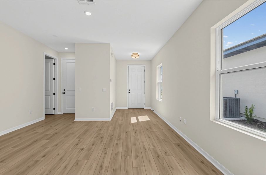 Spacious, unfurnished interior of a new home in Catamaran Cove, Rockledge (Image 11).