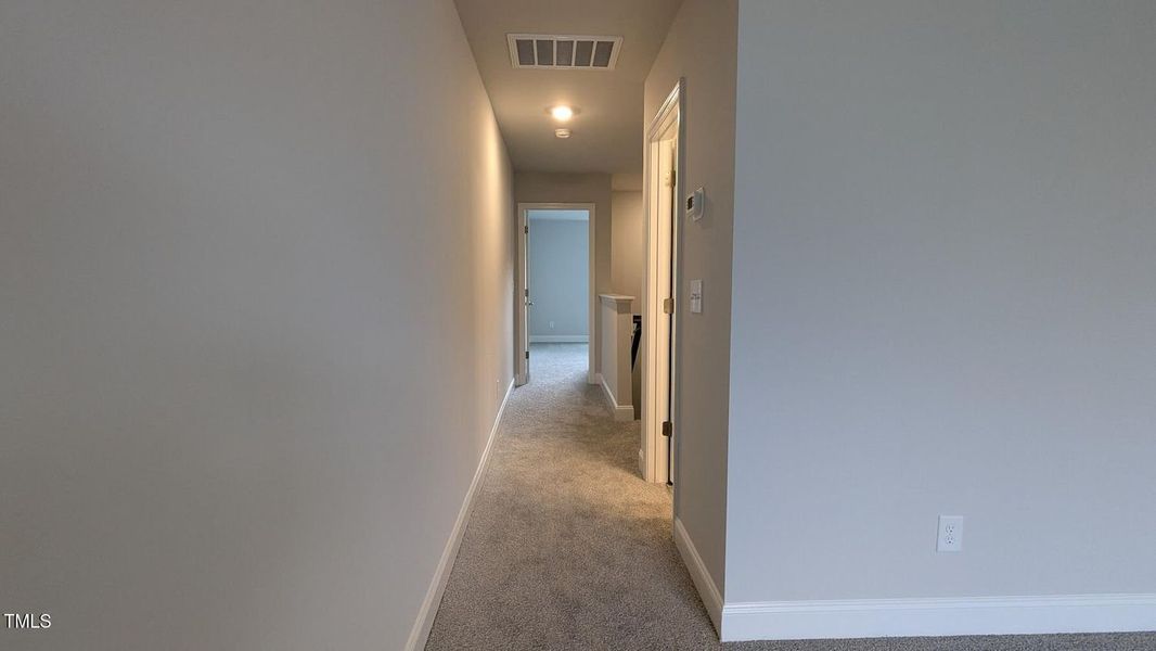 Spacious, unfurnished interior of a new home in Harvest Creek, Nashville (Image 23).