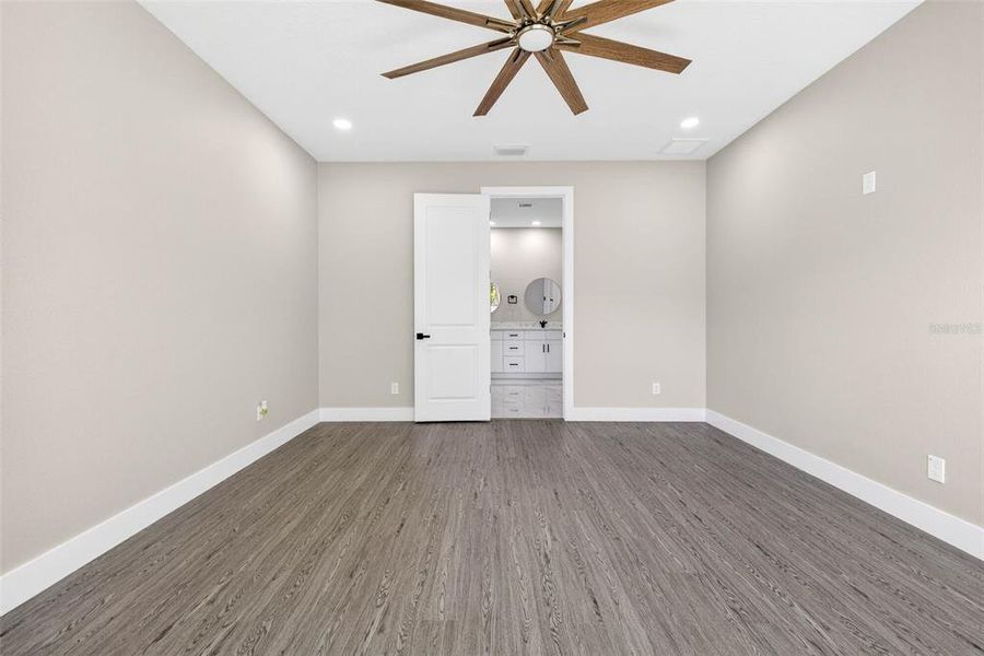 Spacious, unfurnished interior of a new home in , Masaryktown (Image 47).