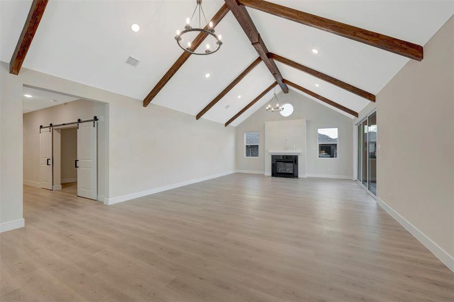 Spacious, unfurnished interior of a new home in Elevon, Lavon (Image 20).