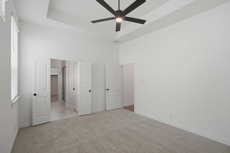 Spacious, unfurnished interior of a new home in The Crossvine, Schertz (Image 24).
