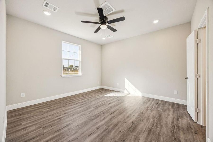 Spacious, unfurnished interior of a new home in , Cleveland (Image 26).