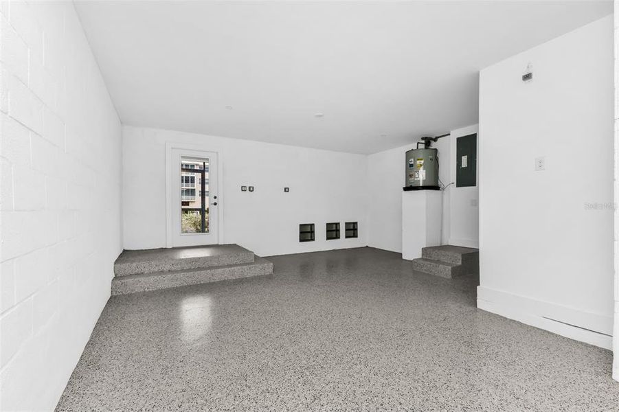 Spacious, unfurnished interior of a new home in , Punta Gorda (Image 33).