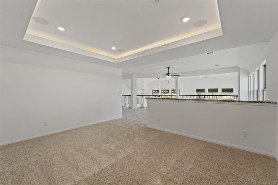 Spacious, unfurnished interior of a new home in Valencia 60', Manvel (Image 27).