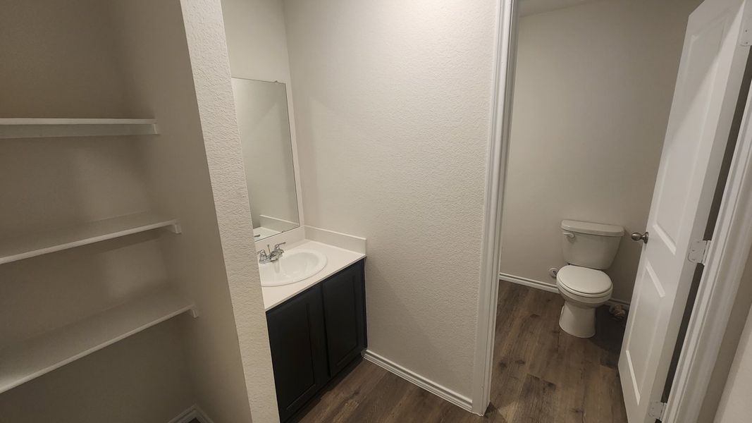 Furnished interior view inside a new home in Williamsburg, Fate (Image 5).