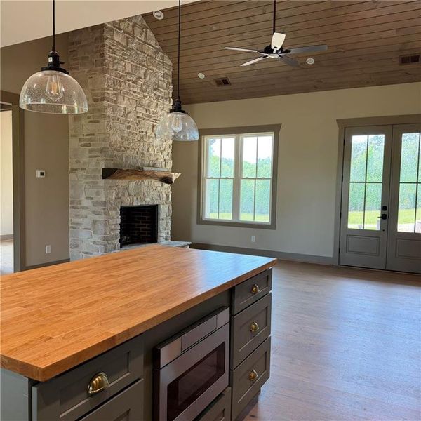 Community amenities in , Morganton (Image 29).
