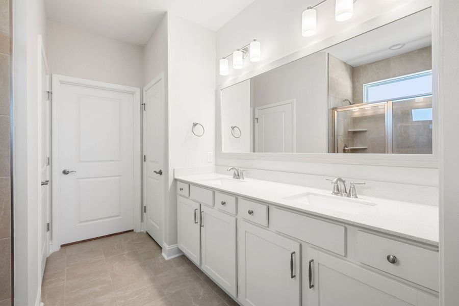Furnished interior view inside a new home in Del Webb Savannah at Heartwood, Richmond Hill (Image 10).