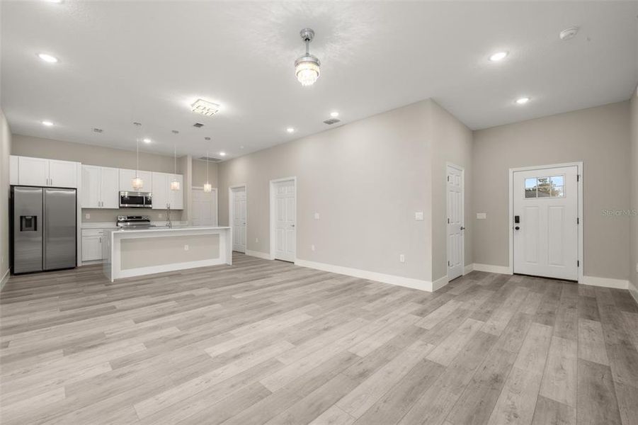 Spacious, unfurnished interior of a new home in , Sebring (Image 36).