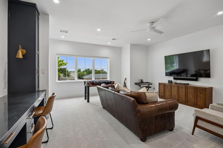 Furnished interior view inside a new home in , Dallas (Image 15).