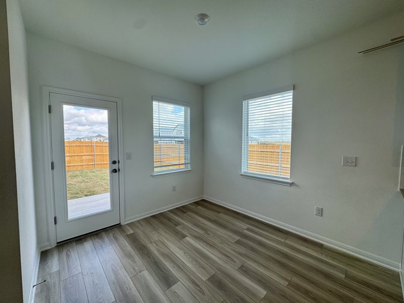 Spacious, unfurnished interior of a new home in Longview 40s - Alley, Del Valle (Image 7).