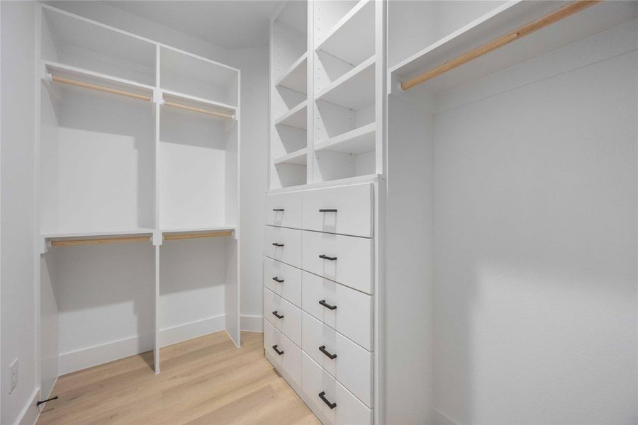 Spacious, unfurnished interior of a new home in , Houston (Image 22).