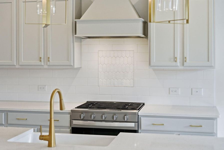 Close-up of interior finishes inside a home in , Ravenel (Image 16).
