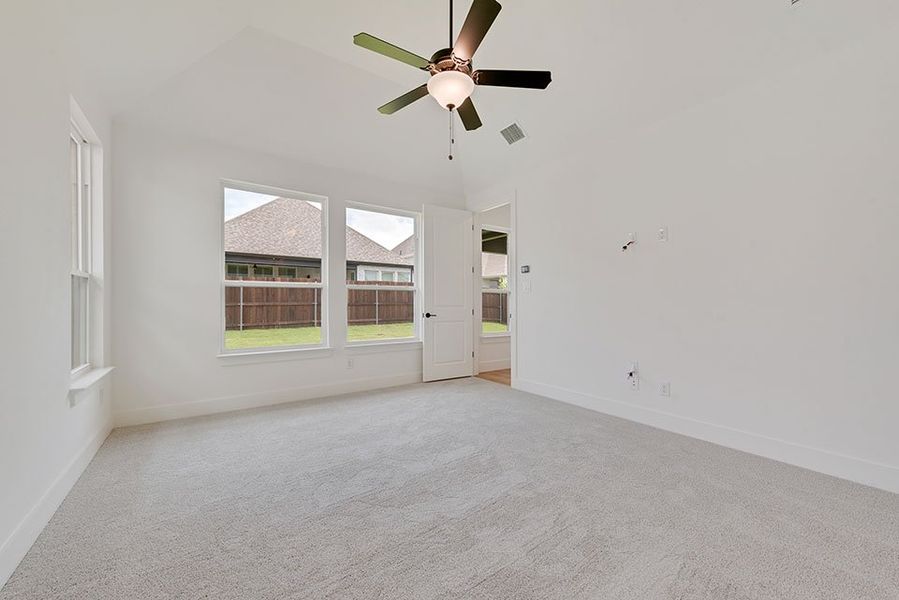 Spacious, unfurnished interior of a new home in Tavolo Park, Fort Worth (Image 34). Spacious, unfurnished interior of a new home in Tavolo Park, Fort Worth (Image 34).