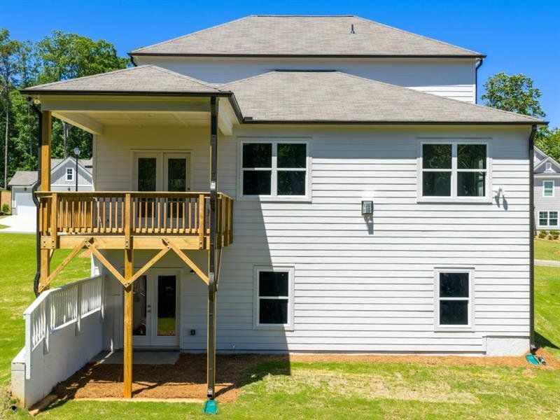 Exterior details and patio area of a home in Falcon Landing, Gainesville (Image 3).