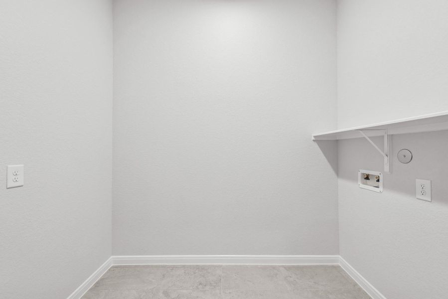 Spacious, unfurnished interior of a new home in The Grand Prairie 50’, Hockley (Image 11).