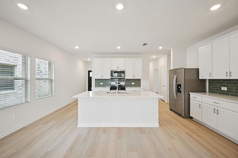 Photo is not of the actual home, but is an inspirational photo of builder’s model home and may depict options, furnishings, and/or decorator features that are not included. Photo is not of the actual home, but is an inspirational photo of builder’s model home and may depict options, furnishings, and/or decorator features that are not included.