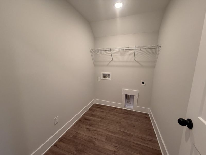 Spacious, unfurnished interior of a new home in Blythe Mill Townhomes, Waxhaw (Image 15).