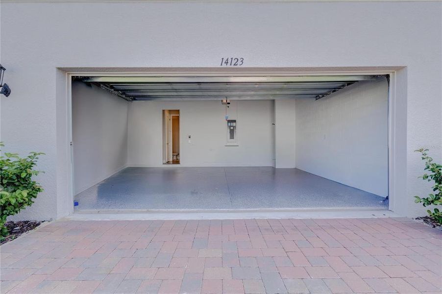 Exterior details and patio area of a home in , Winter Garden (Image 25).