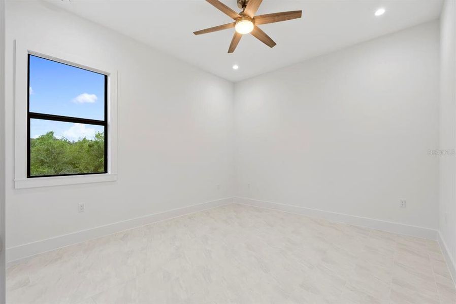 Spacious, unfurnished interior of a new home in , Naples (Image 19).