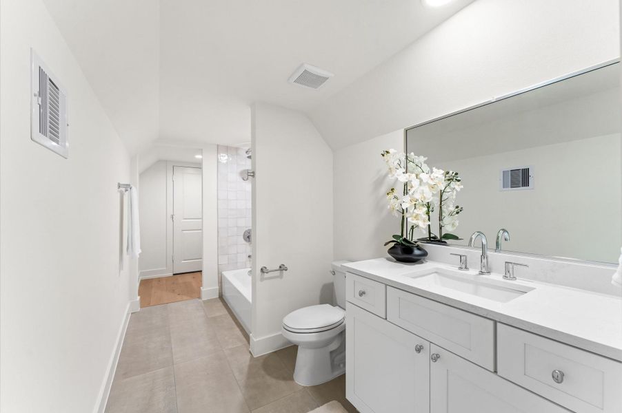 Third secondary bathroom Third secondary bathroom