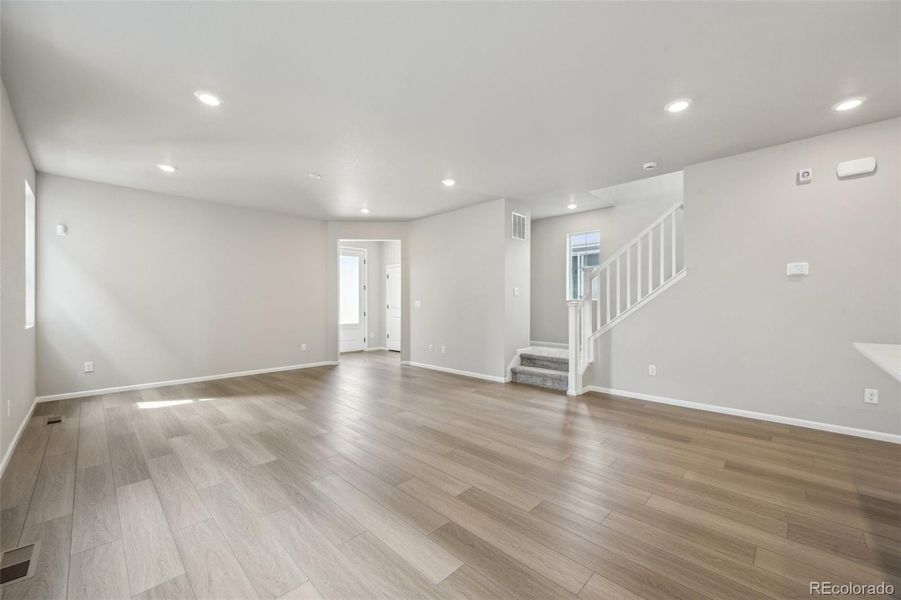 Spacious, unfurnished interior of a new home in The Villas Collection at Sterling Ranch, Littleton (Image 25).