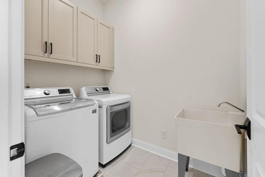 Furnished interior view inside a new home in , Alpharetta (Image 14).