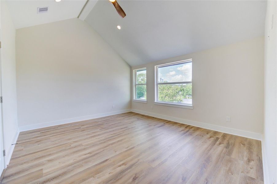 Spacious, unfurnished interior of a new home in , Houston (Image 19).