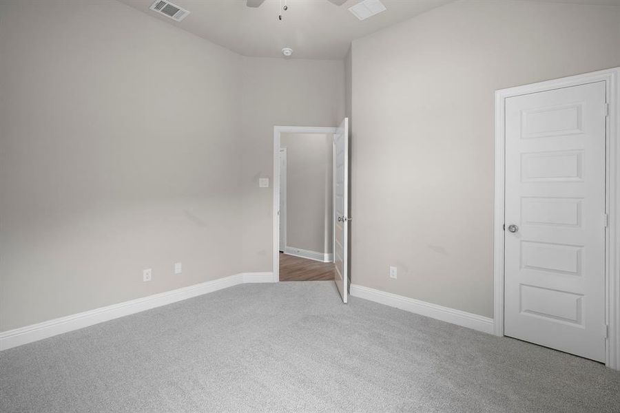Spacious, unfurnished interior of a new home in Fox Landing, Caddo Mills (Image 31).
