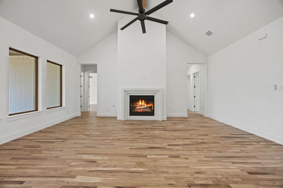 Spacious, unfurnished interior of a new home in Rolling Creek Ranch, Aledo (Image 23).