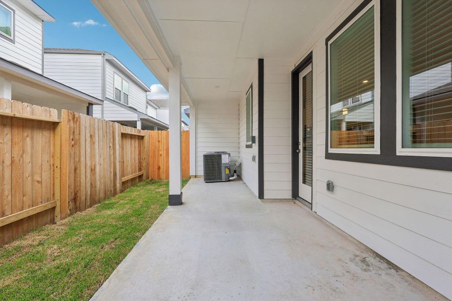 Photo is not of the actual home, but is an inspirational photo of builder’s model home and may depict options, furnishings, and/or decorator features that are not included Photo is not of the actual home, but is an inspirational photo of builder’s model home and may depict options, furnishings, and/or decorator features that are not included