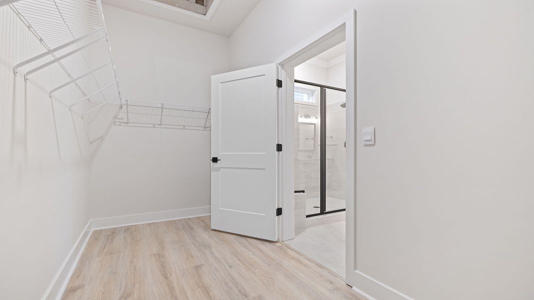 Spacious, unfurnished interior of a new home in Seven Oaks, Greenwood (Image 30).