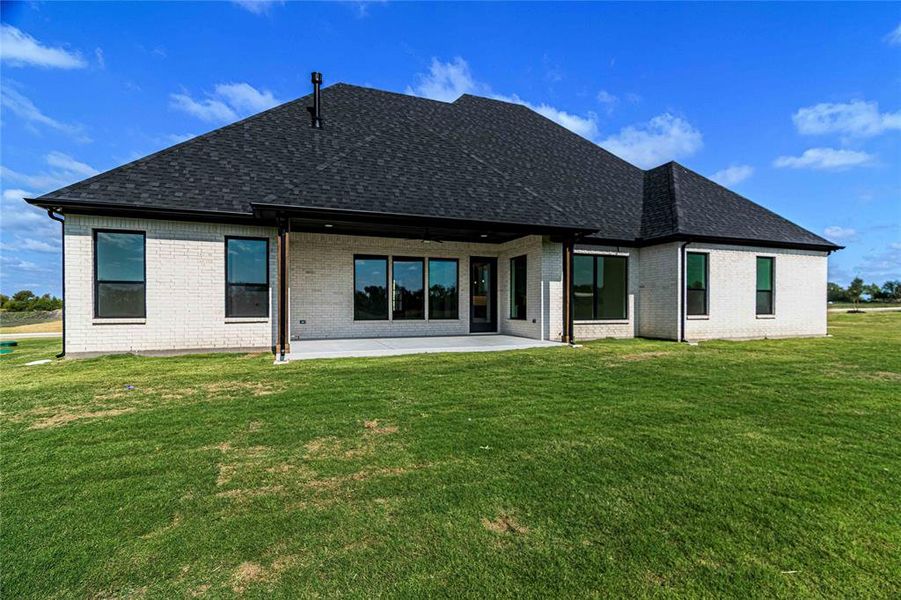 Exterior details and patio area of a home in , Caddo Mills (Image 4).