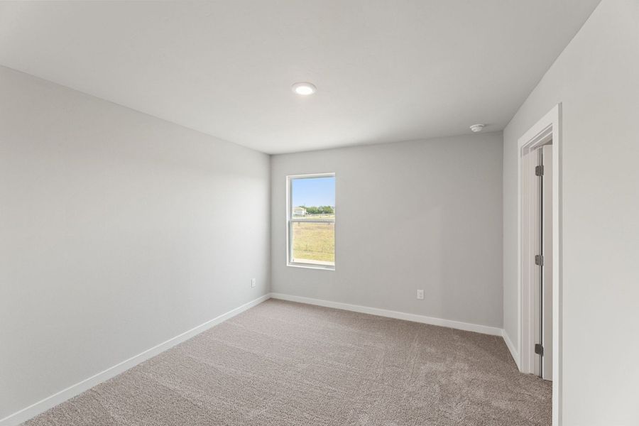 Spacious, unfurnished interior of a new home in Highland Ridge, New Braunfels (Image 34).