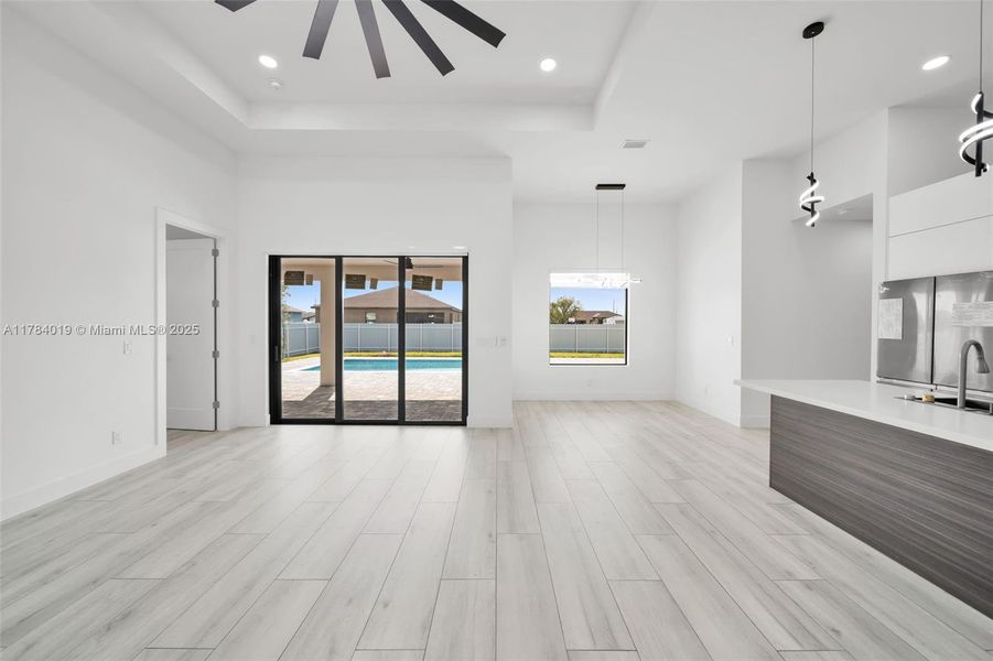 Spacious, unfurnished interior of a new home in , Cape Coral (Image 34).