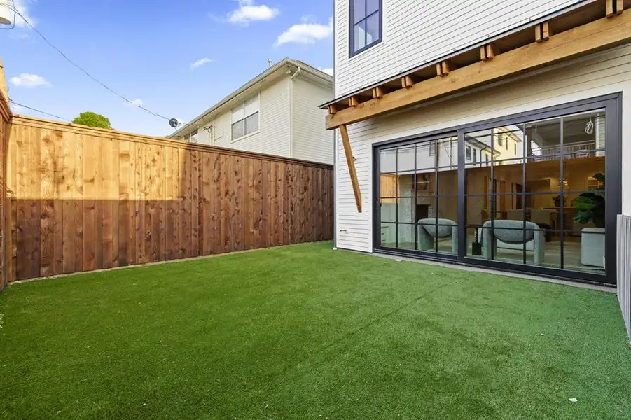 Exterior details and patio area of a home in , Dallas (Image 4).