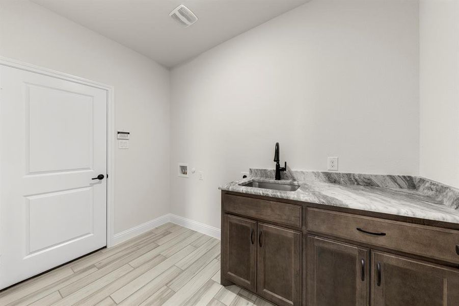 5_06. 719 Soprano - Utility