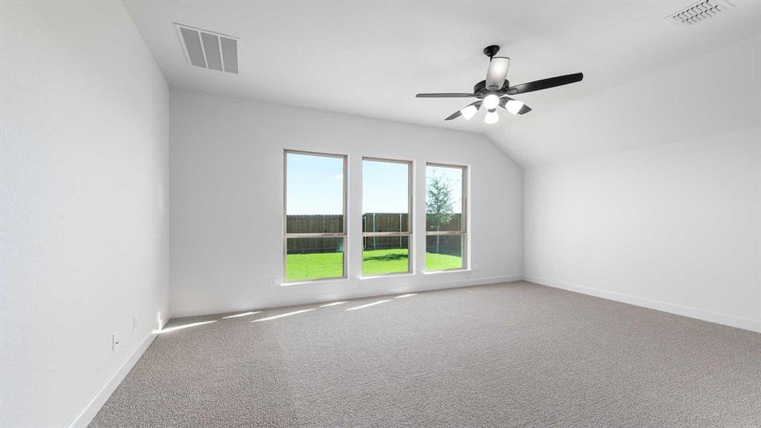 Spacious, unfurnished interior of a new home in Myrtle Creek 60', Waxahachie (Image 15).