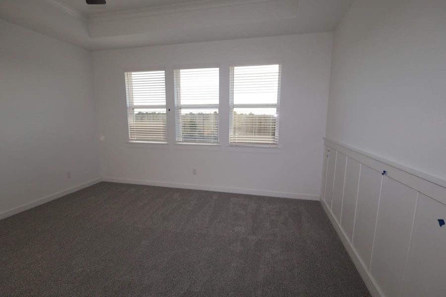 Spacious primary suite
