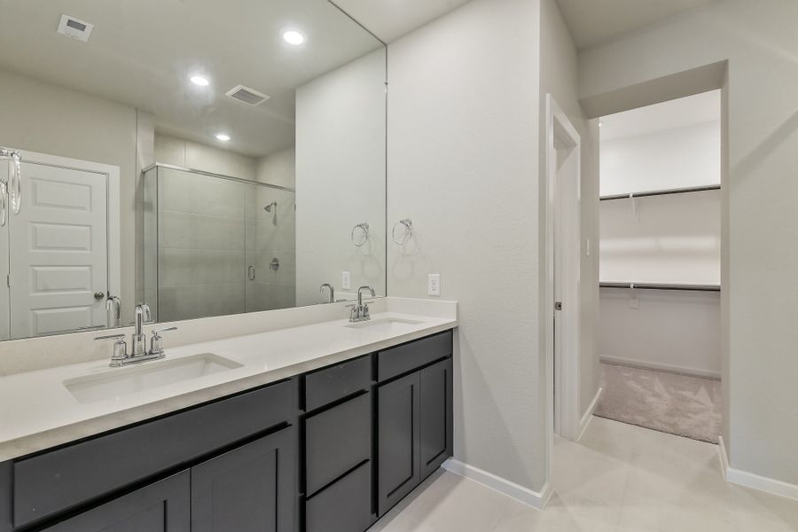 Furnished interior view inside a new home in Summer Place  35', Montgomery (Image 15).