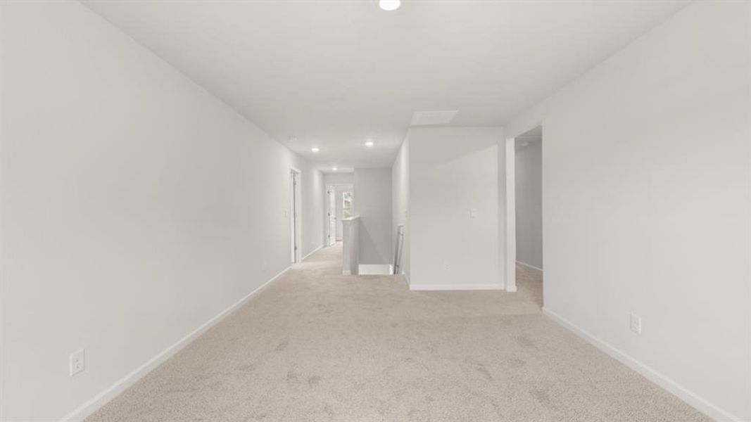 Spacious, unfurnished interior of a new home in Lost Creek, Dallas (Image 17).