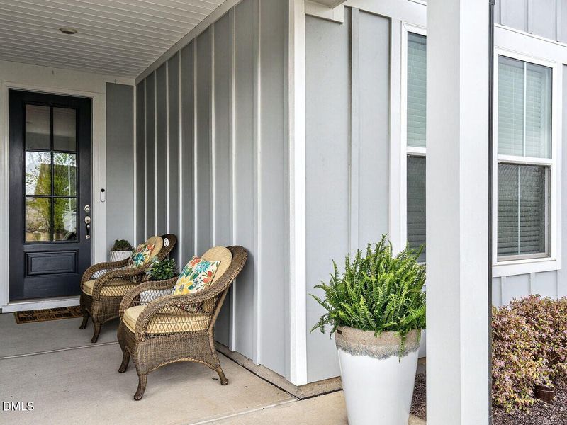 004-1280x960-front-porch 004-1280x960-front-porch