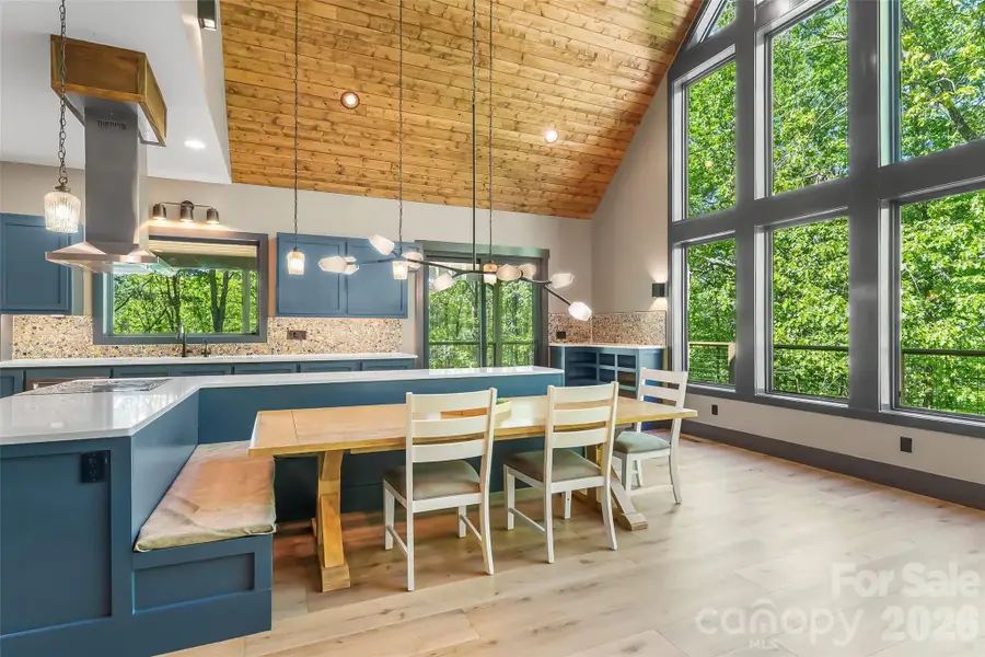 Community amenities in , Morganton (Image 33).