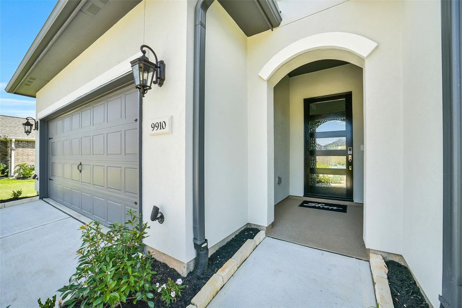 Exterior details and patio area of a home in Sienna 65', Missouri City (Image 26).