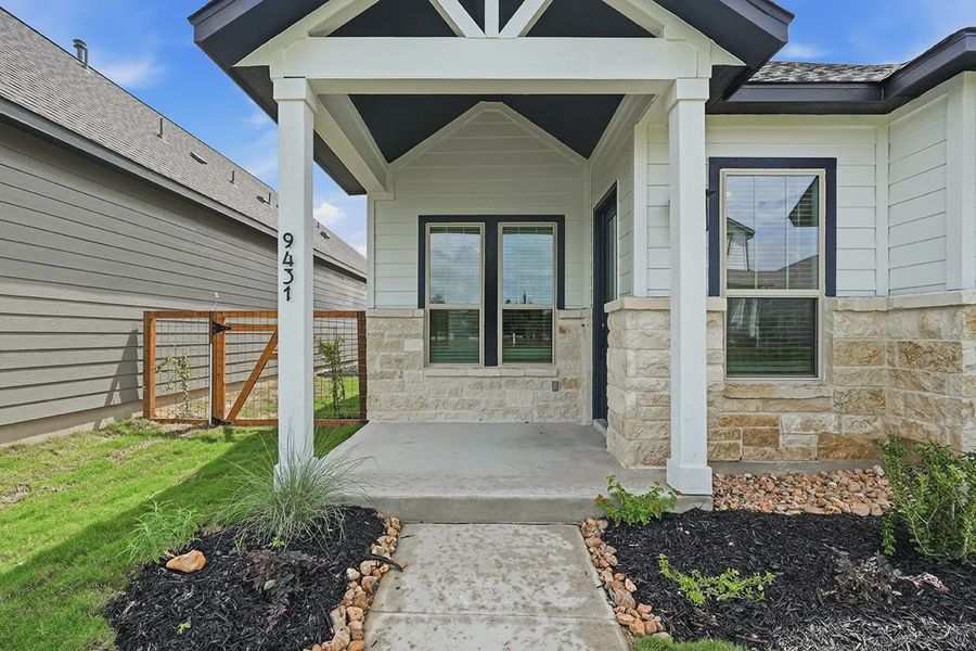 Exterior details and patio area of a home in The Crossvine, Schertz (Image 3).