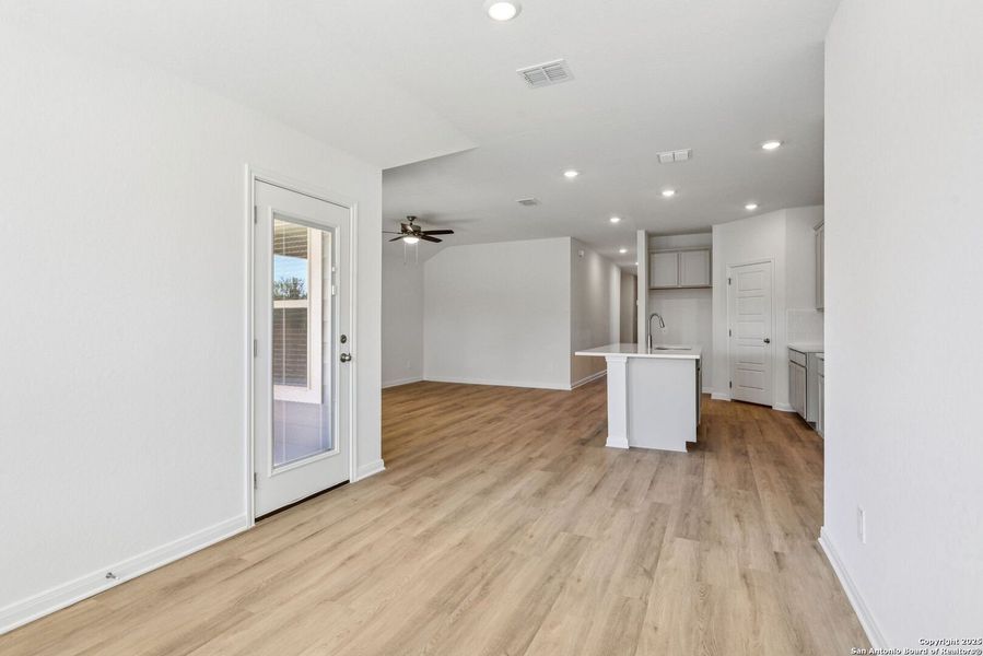 Spacious, unfurnished interior of a new home in Royal Crest, San Antonio (Image 33). Spacious, unfurnished interior of a new home in Royal Crest, San Antonio (Image 33).